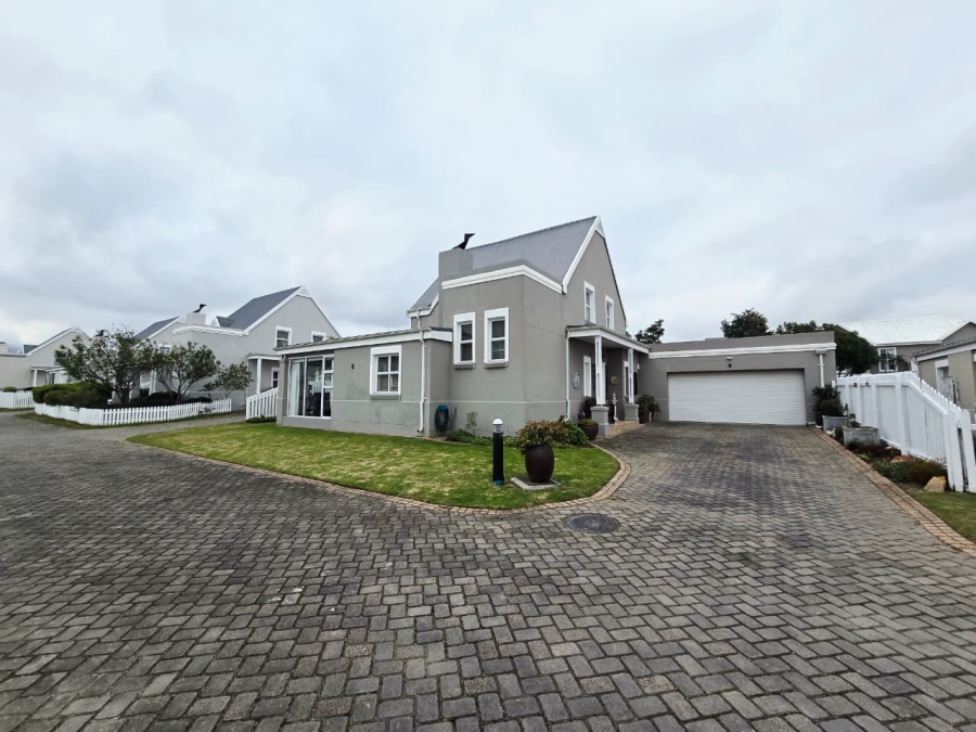 3 Bedroom Property for Sale in Kingswood Golf Estate Western Cape